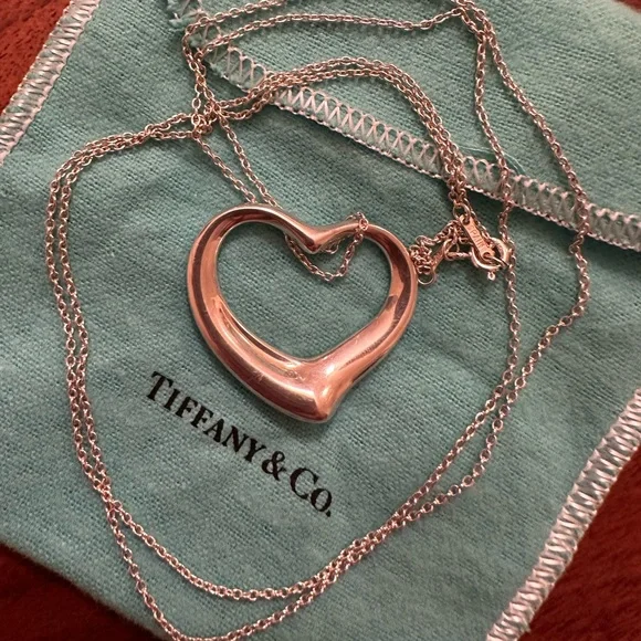 NE1 Tiffany x Elsa Peretti X-large open heart necklace ❤️♥️💖 - Picture 4 of 8